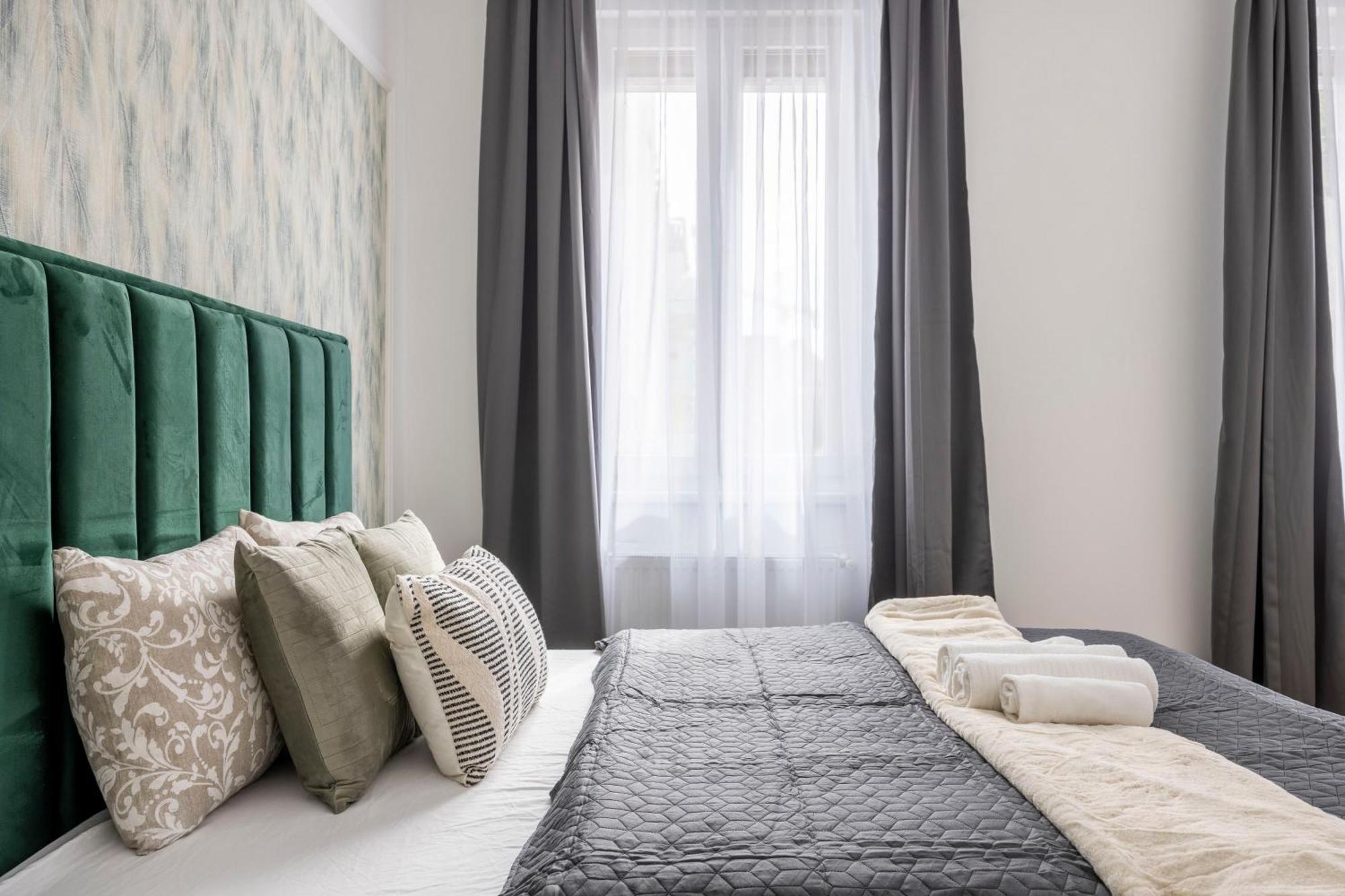 Luxy Central Spacious & Cozy Residence With Balcony Budapest Bagian luar foto
